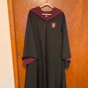 Authentic Gryffindor House Hogwarts Robes (Adult Size M)
